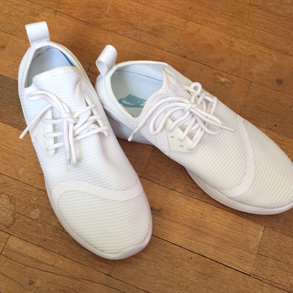 Nike LunarCharge women’s size 8
